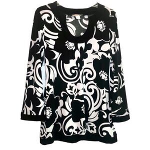 White House Black Market Floral Tunic in Black/White Women’s Small